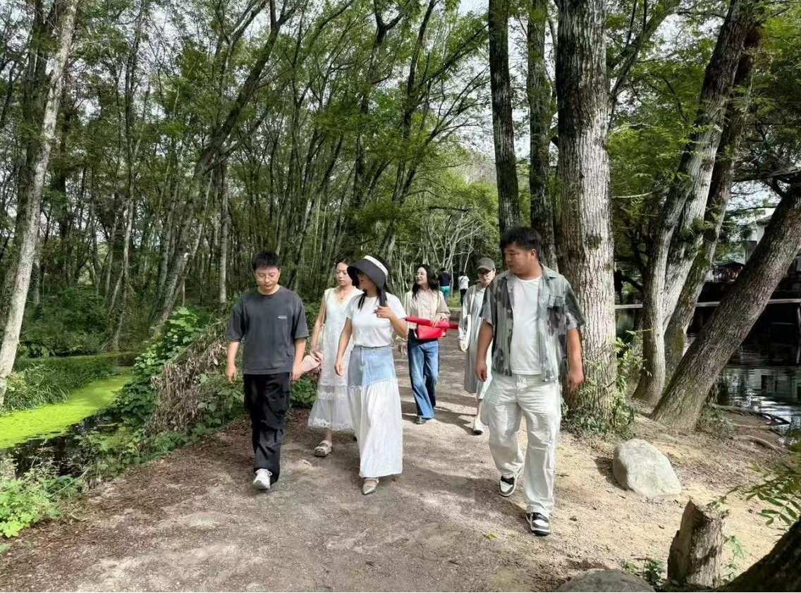 實(shí)地研學(xué)促提升 謀劃發(fā)展啟新程—昱城文旅公司黨支部開展“循‘雙村’賦能跡，謀文旅發(fā)展篇”主題黨日活動