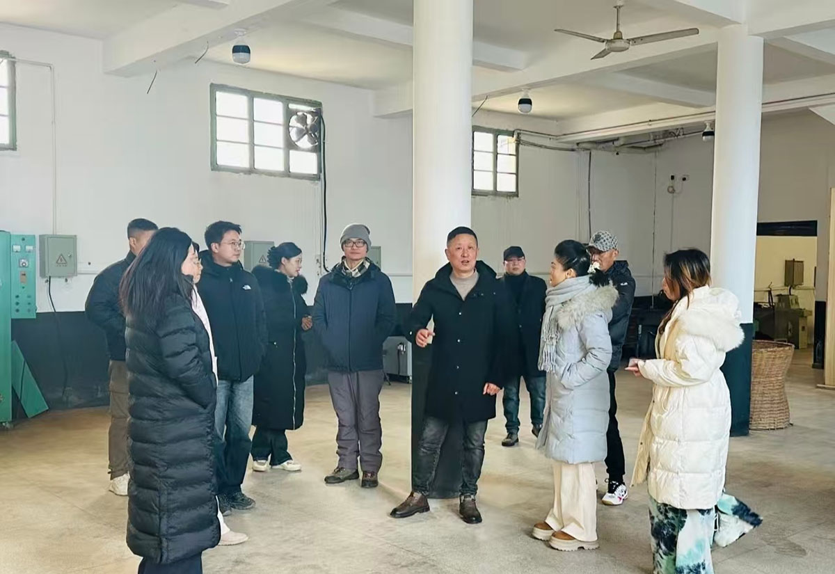 同聚實(shí)驗(yàn)茶場(chǎng) 共繪屯綠新篇——2026年屯溪區(qū)茶葉協(xié)會(huì)首次理事長(zhǎng)辦公會(huì)圓滿召開